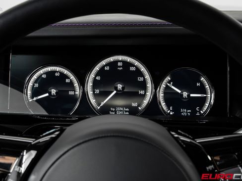 Used 2024 Rolls-Royce Phantom Sedan image 28