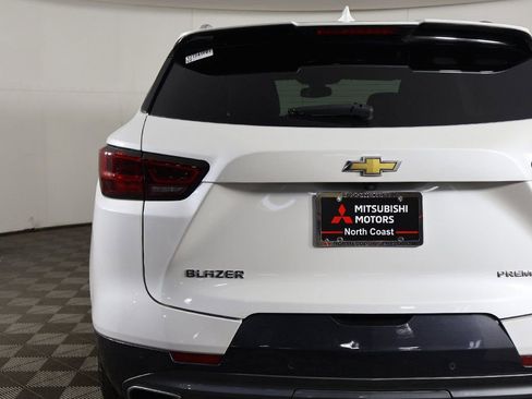Used 2024 Chevrolet Blazer Premier w/ Enhanced Convenience Package FWD image 18