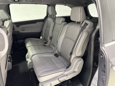Used 2024 Honda Odyssey Elite image 32