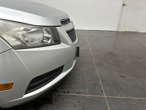 Used 2013 Chevrolet Cruze LT image 2
