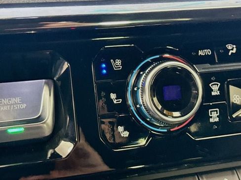 Used 2023 GMC Sierra 1500 AT4 image 24