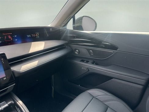 New 2026 Lincoln Nautilus Premier w/ Equipment Group 102A AWD/4WD image 17