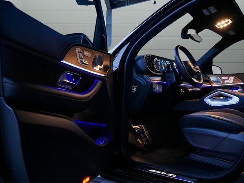 Used 2024 Mercedes-Benz GLS 63 AMG 4MATIC image 24