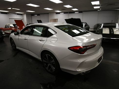 Used 2024 Acura TLX w/ Technology Package image 5