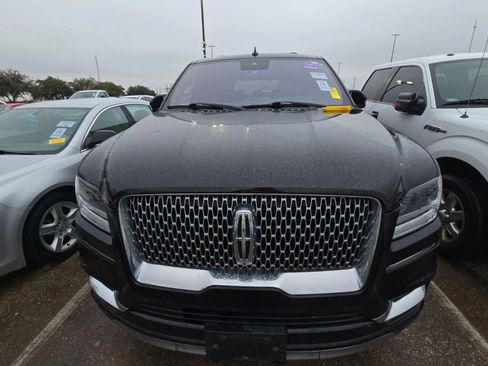 Used 2018 Lincoln Navigator Select w/ Technology Package image 3