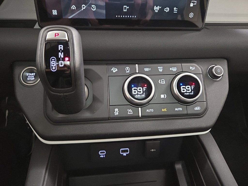 Certified 2023 Land Rover Defender 110 S AWD/4WD image 14