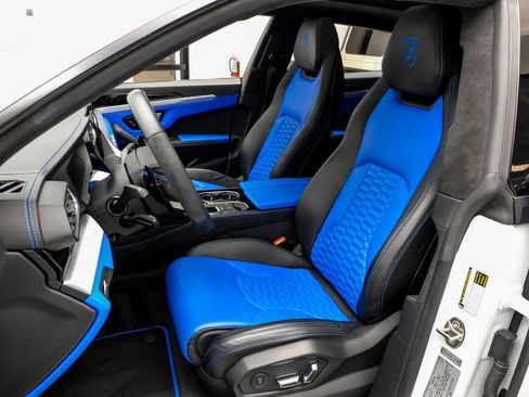 Used 2019 Lamborghini Urus AWD/4WD image 33