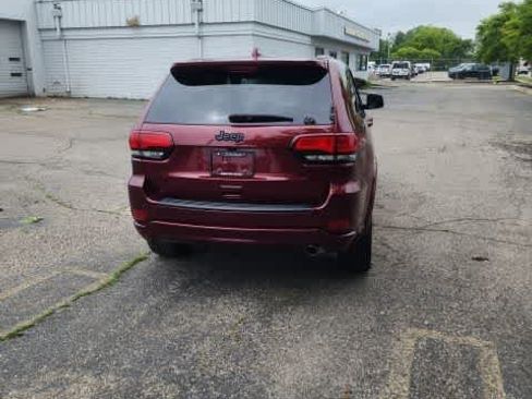 Used 2022 Jeep Grand Cherokee Laredo X AWD/4WD image 16