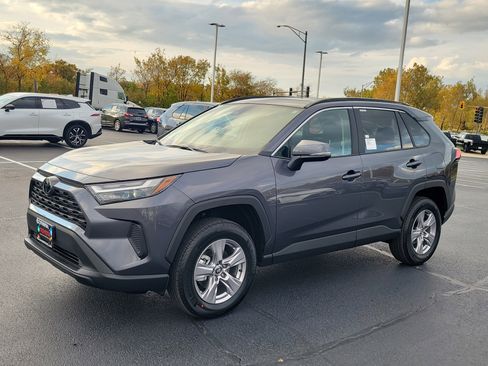 Used 2025 Toyota RAV4 XLE image 3