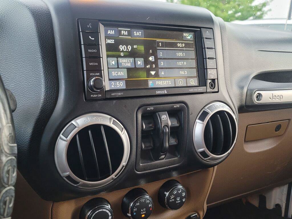 Used 2013 Jeep Wrangler Unlimited Sahara AWD/4WD image 27