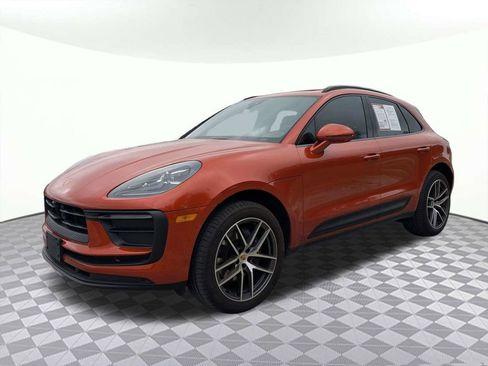 Used 2023 Porsche Macan AWD/4WD image 7