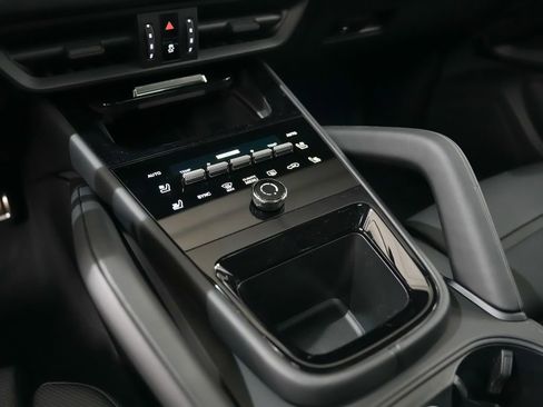 New 2026 Porsche Cayenne GTS AWD/4WD image 33