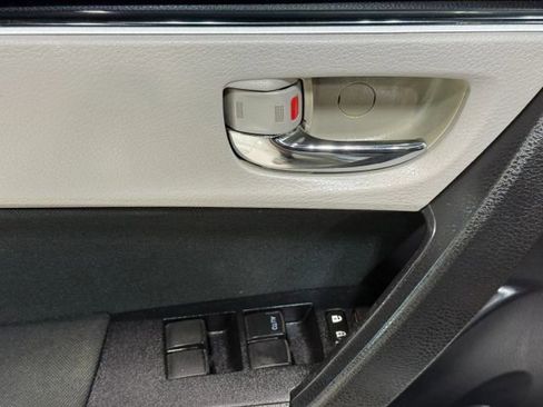 Used 2018 Toyota Corolla LE image 11