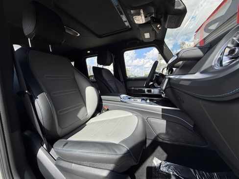 Used 2025 Mercedes-Benz G 580 w/ EQ Technology image 18
