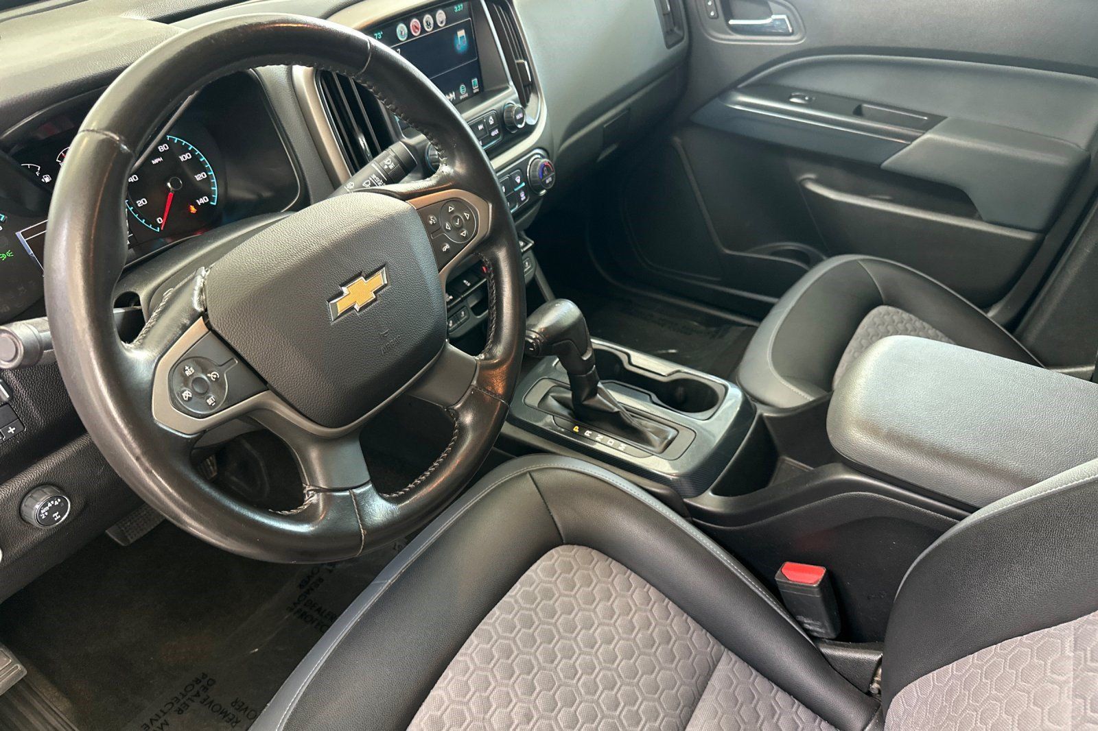 Used 2016 Chevrolet Colorado Z71 AWD/4WD image 11