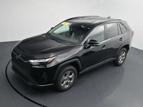 Used 2025 Toyota RAV4 XLE AWD/4WD image 26