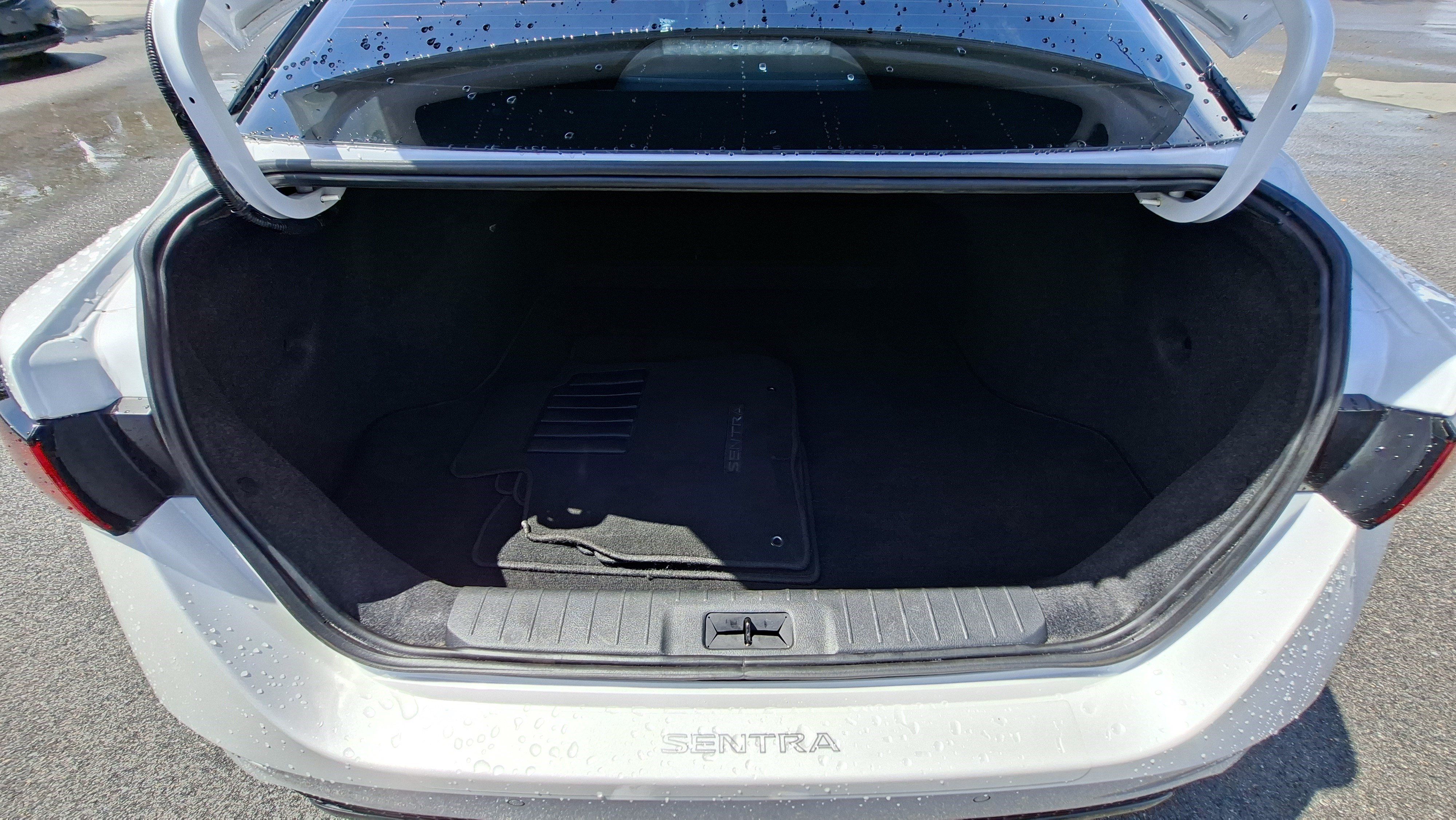 Certified 2023 Nissan Sentra SR w/ SR Premium Package FWD image 21