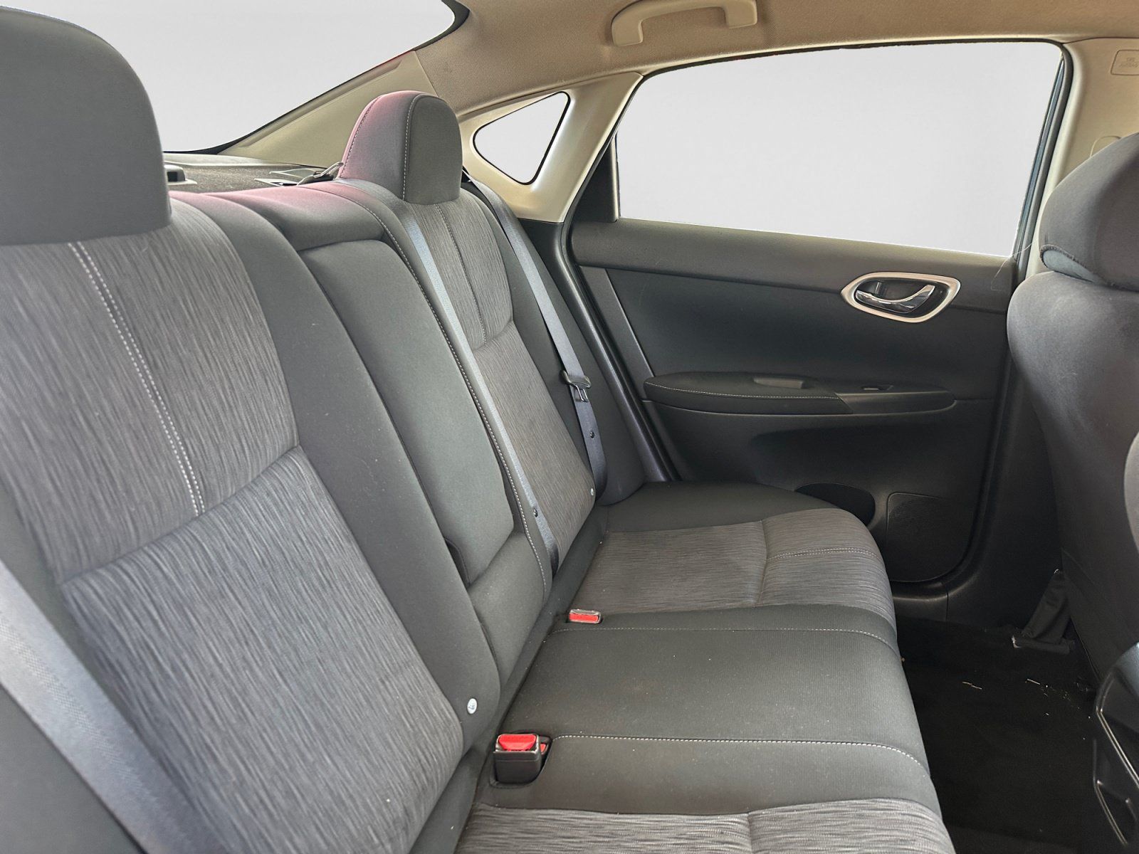 Used 2015 Nissan Sentra SV FWD image 17