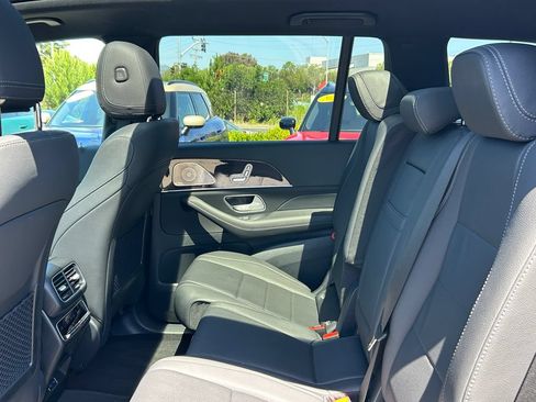 Used 2025 Mercedes-Benz GLS 450 4MATIC image 29