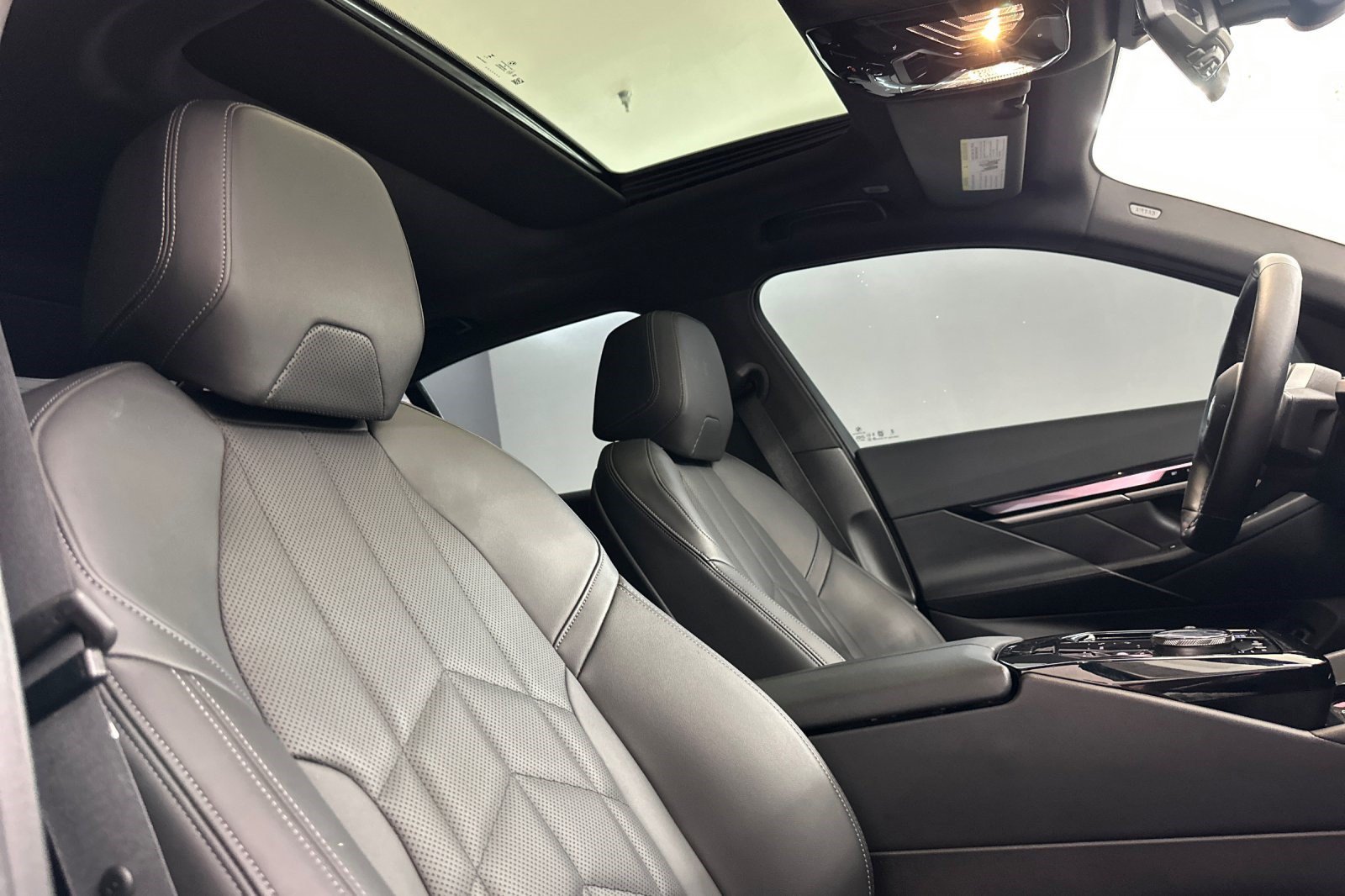 Used 2024 BMW i5 eDrive40i w/ M Sport Package RWD image 28