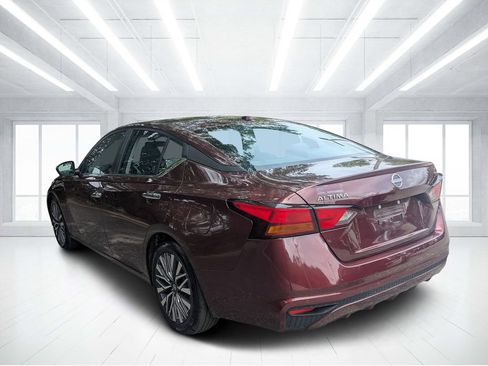 Used 2024 Nissan Altima 2.5 SV FWD image 5