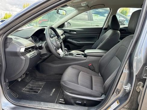 Used 2024 Nissan Altima 2.5 SV FWD image 35
