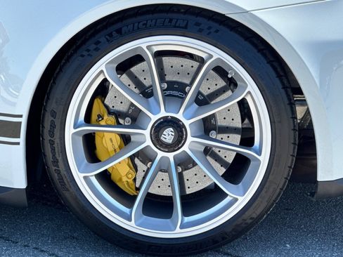 Used 2016 Porsche 911 R RWD image 40