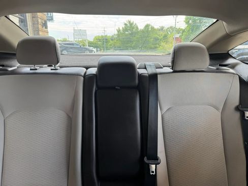 Used 2019 Ford Fusion SE w/ Equipment Group 151A FWD image 11