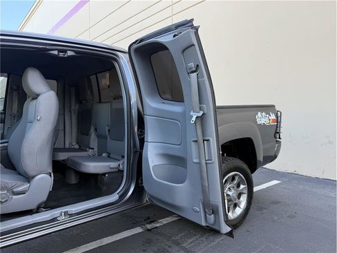 Used 2015 Toyota Tacoma PreRunner w/ TRD Sport Package RWD image 17