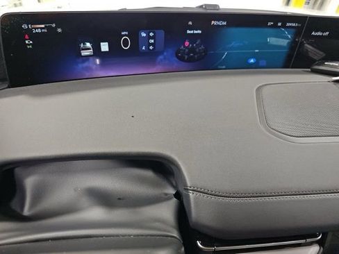 Used 2025 Lincoln Navigator Reserve image 17