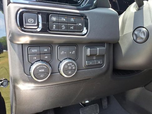 New 2026 GMC Yukon AT4 Ultimate AWD/4WD image 18