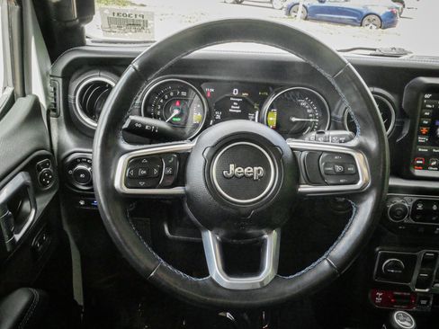 Used 2022 Jeep Wrangler Unlimited Rubicon 4xe w/ Cold Weather Group AWD/4WD image 18