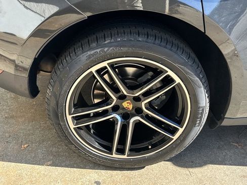 Used 2021 Porsche Macan S image 20