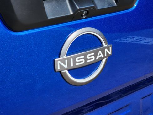 Used 2024 Nissan Frontier SV w/ SV Convenience Package image 12