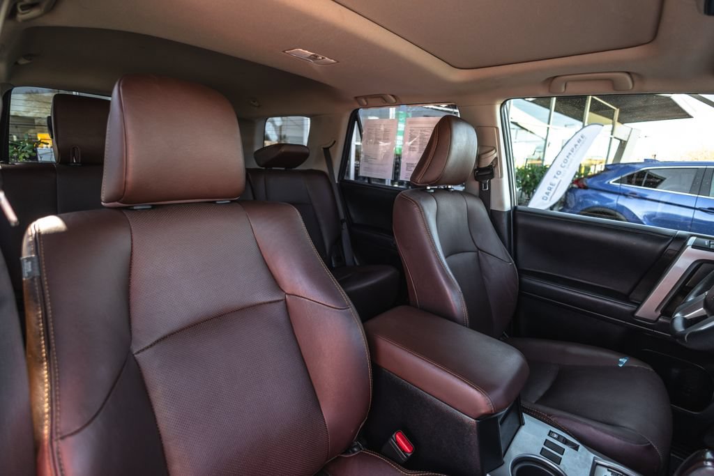 Used 2021 Toyota 4Runner Limited AWD/4WD image 31