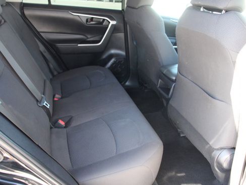 Used 2020 Toyota RAV4 LE w/ Carpet Mat Package image 16