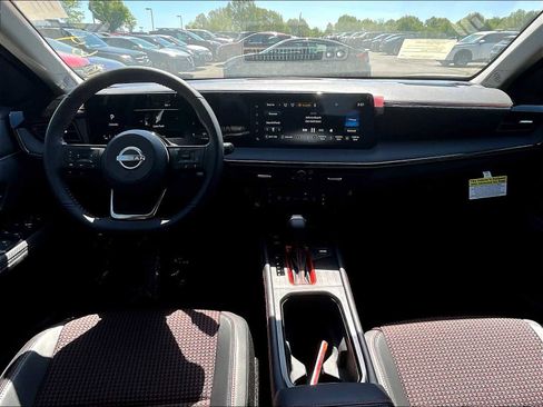 New 2025 Nissan Kicks SR image 11
