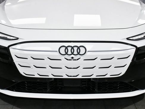 Used 2025 Audi S6 e-tron Prestige w/ 21" Black Optic Package image 82