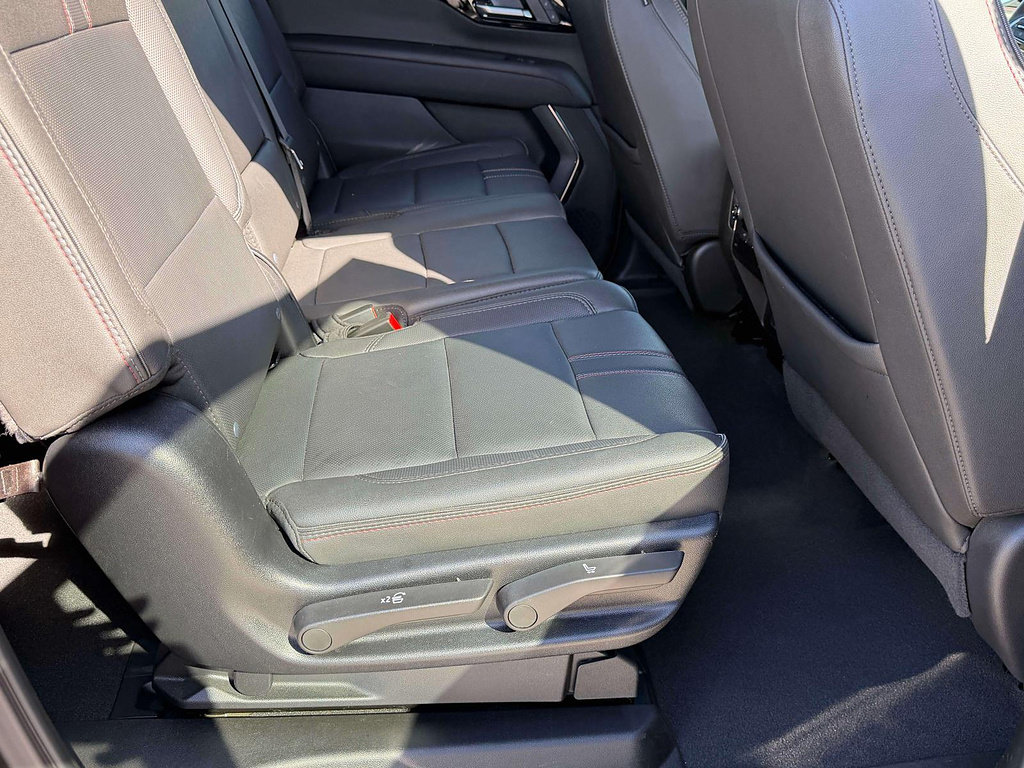 Used 2026 Chevrolet Suburban RST RWD image 29