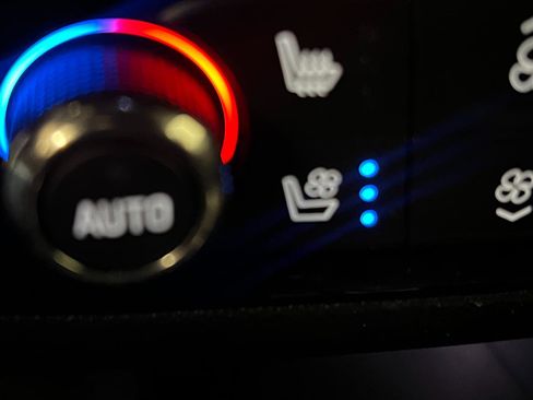 Used 2024 Buick Enclave Premium image 61