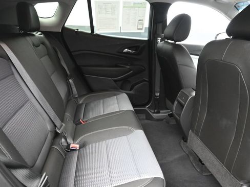 Used 2025 Chevrolet Trax LT FWD image 10