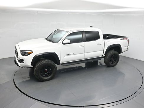 Used 2022 Toyota Tacoma TRD Off-Road w/ Technology Package AWD/4WD image 41