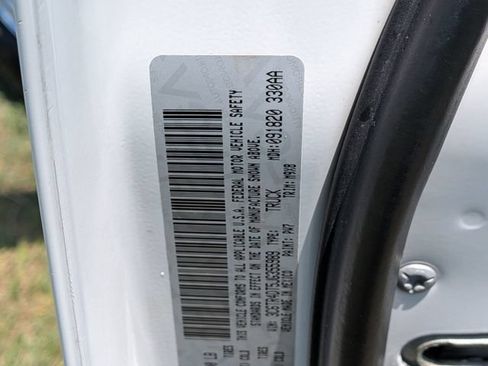 Used 2018 RAM 2500 SLT RWD image 38