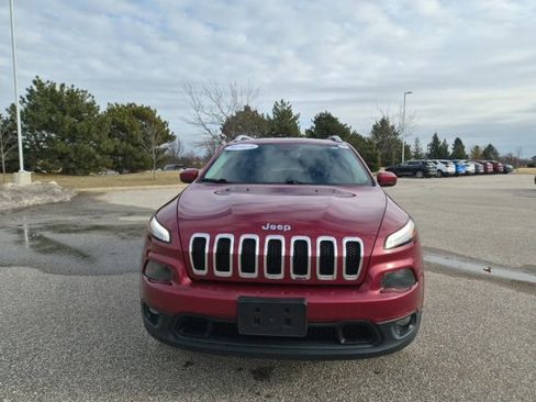 Used 2016 Jeep Cherokee Latitude w/ Comfort & Convenience Group image 2