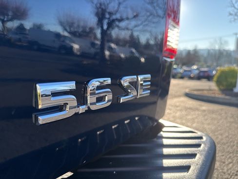 Used 2007 Nissan Titan SE w/ Chrome Pkg W/Pwr Bench image 11