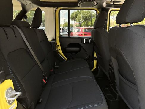 Used 2023 Jeep Wrangler Unlimited Rubicon 4xe w/ Cold Weather Group AWD/4WD image 32