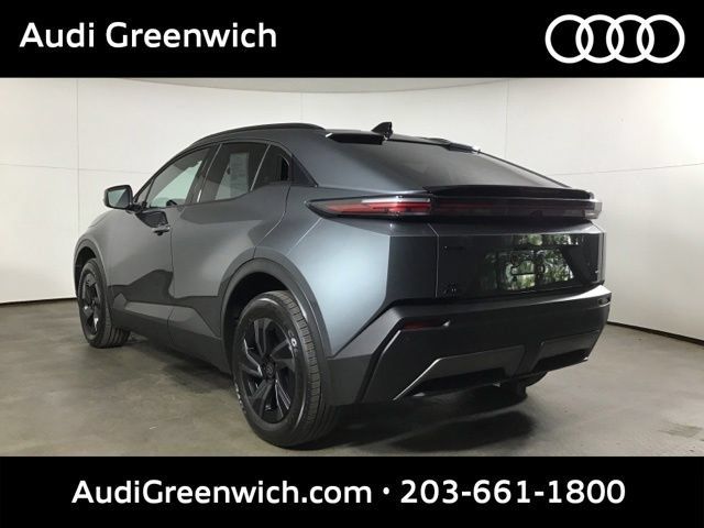 Used 2026 Toyota C-HR AWD/4WD image 5