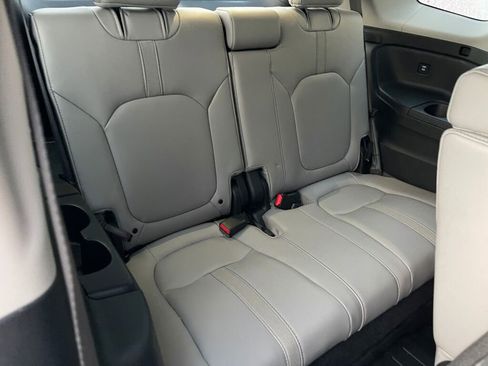 Used 2025 Honda Pilot EX-L image 22