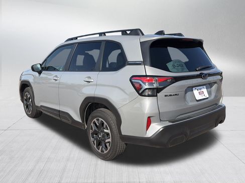 Certified 2025 Subaru Forester Premium w/ Convenience Package #1 AWD/4WD image 5
