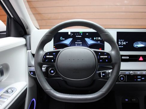 Used 2023 Hyundai Ioniq 5 SEL image 39